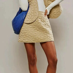 NWT Free People Folk Floral Daisy Mini Skirt Quilted Flower Tan Cream XS